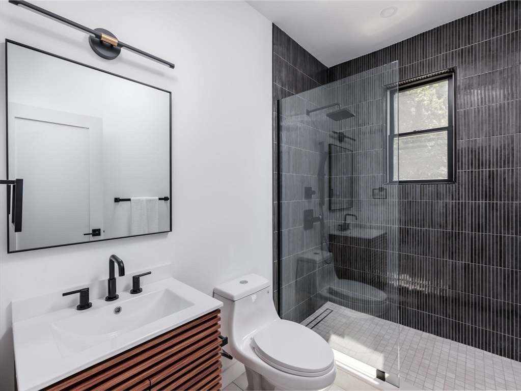 8 Elizabeth Ln Property Photo 10