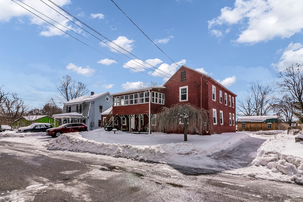 59 Kilbourn Rd Property Photo 3