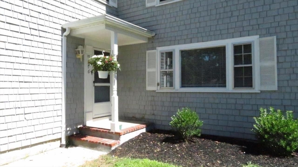 190 Upper County Rd # 6 Property Photo