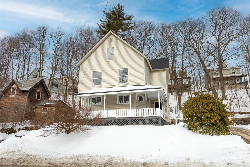 232 Pequoig Ave Property Photo