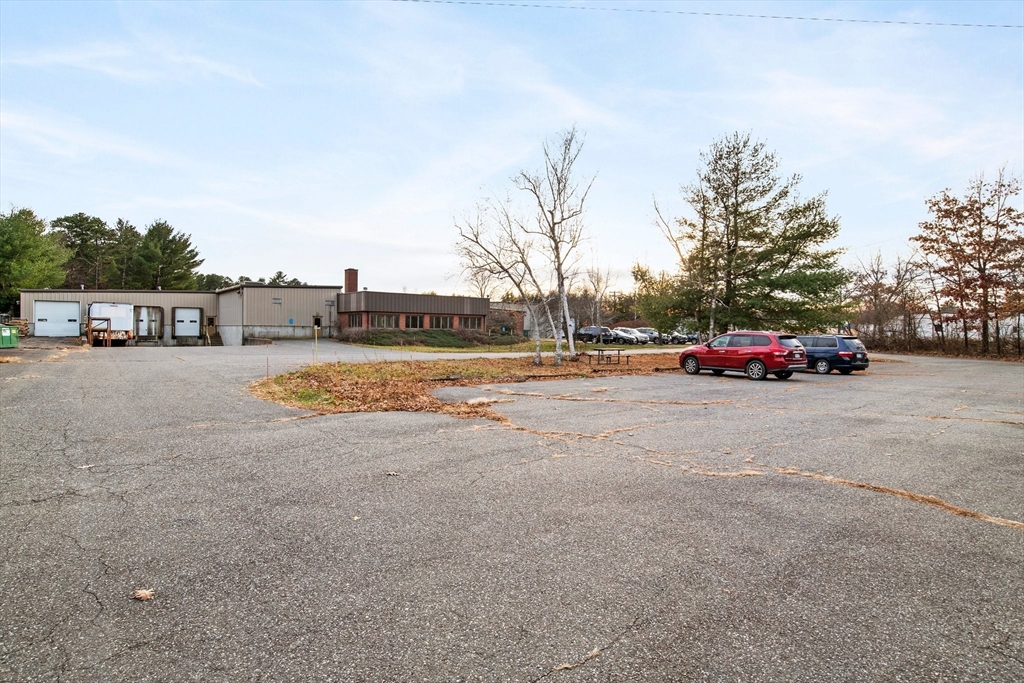 135 Apremont Property Photo 12