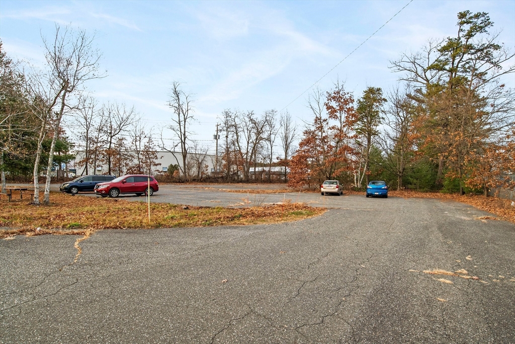 135 Apremont Property Photo 15