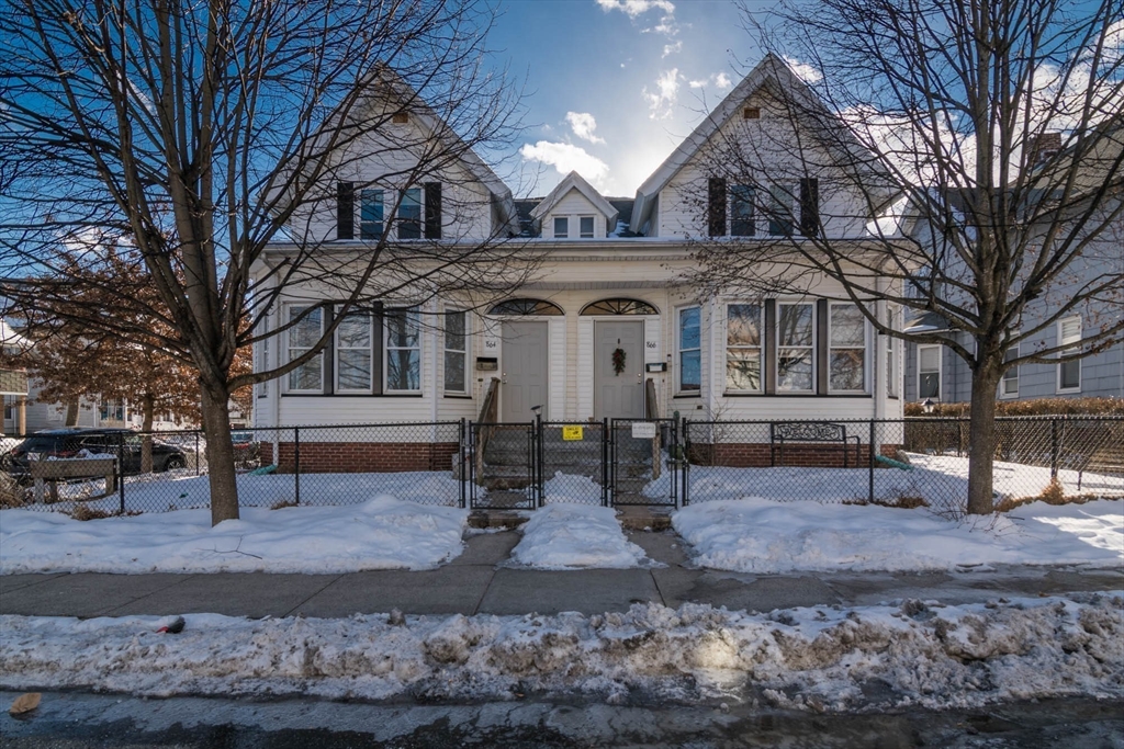 864-866 Dwight St Property Photo