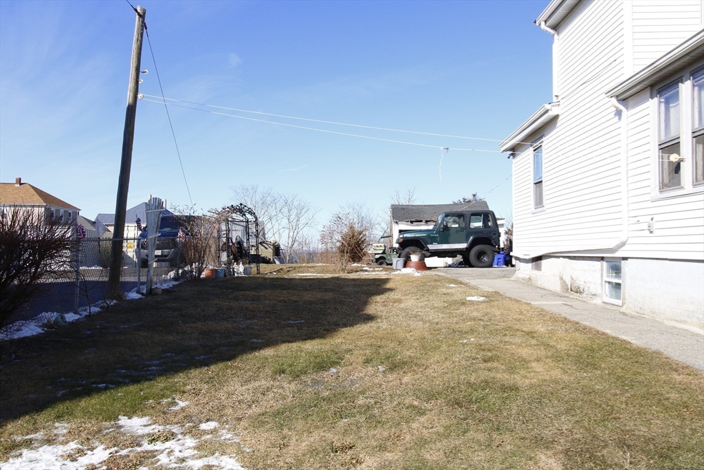2573 South Main St. Property Photo 8