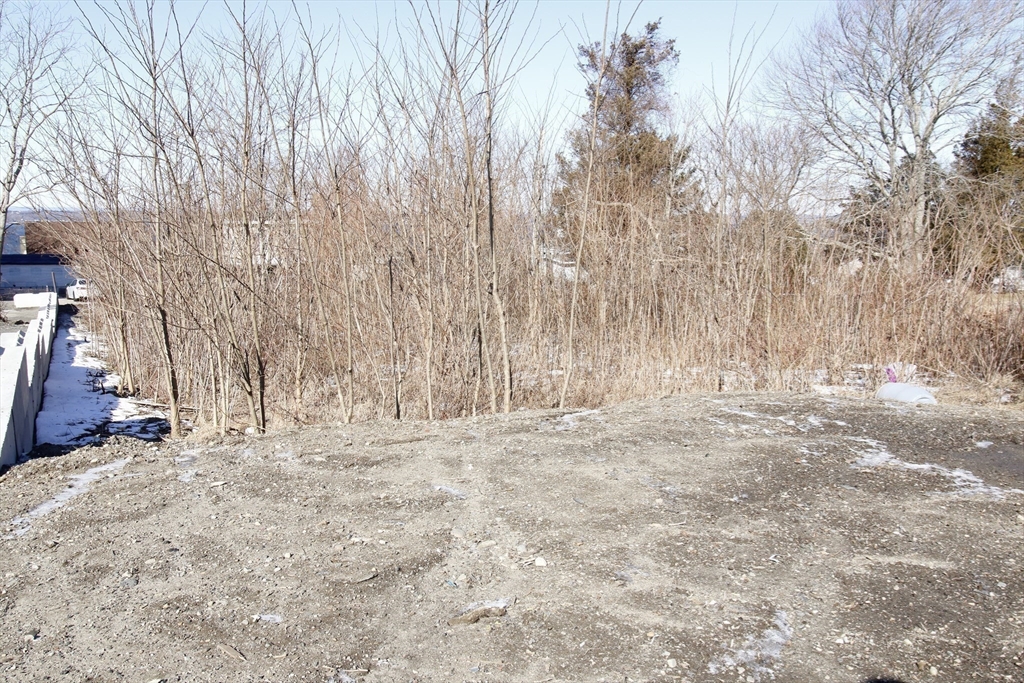 2573 South Main St. Property Photo 11