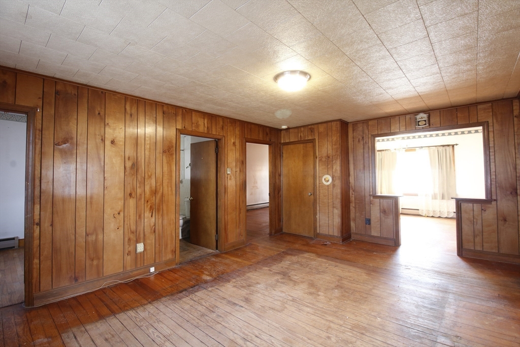 2573 South Main St. Property Photo 15
