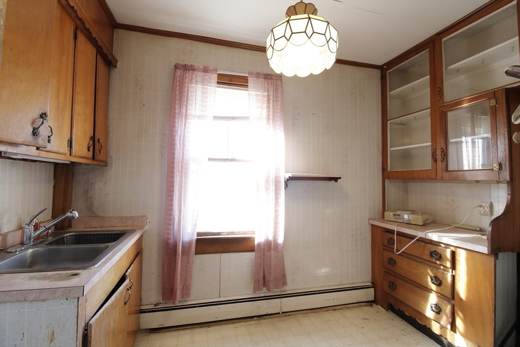 2573 South Main St. Property Photo 17