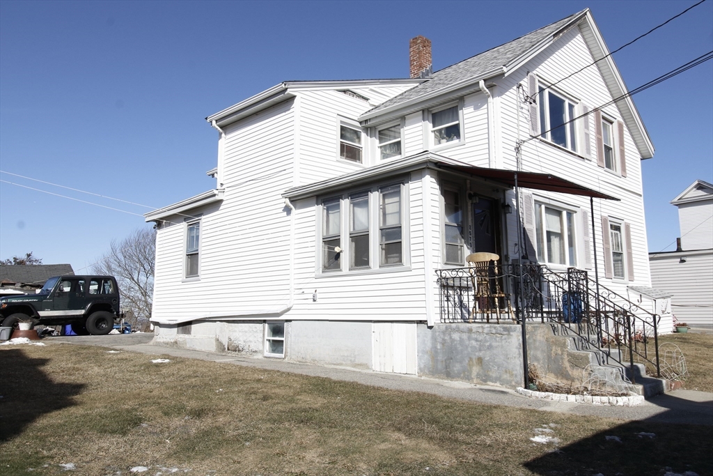 2573 South Main St. Property Photo 6