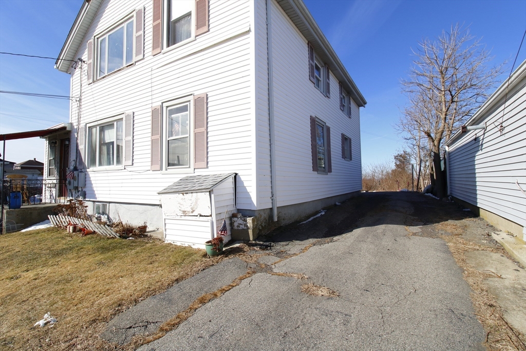 2573 South Main St. Property Photo 7