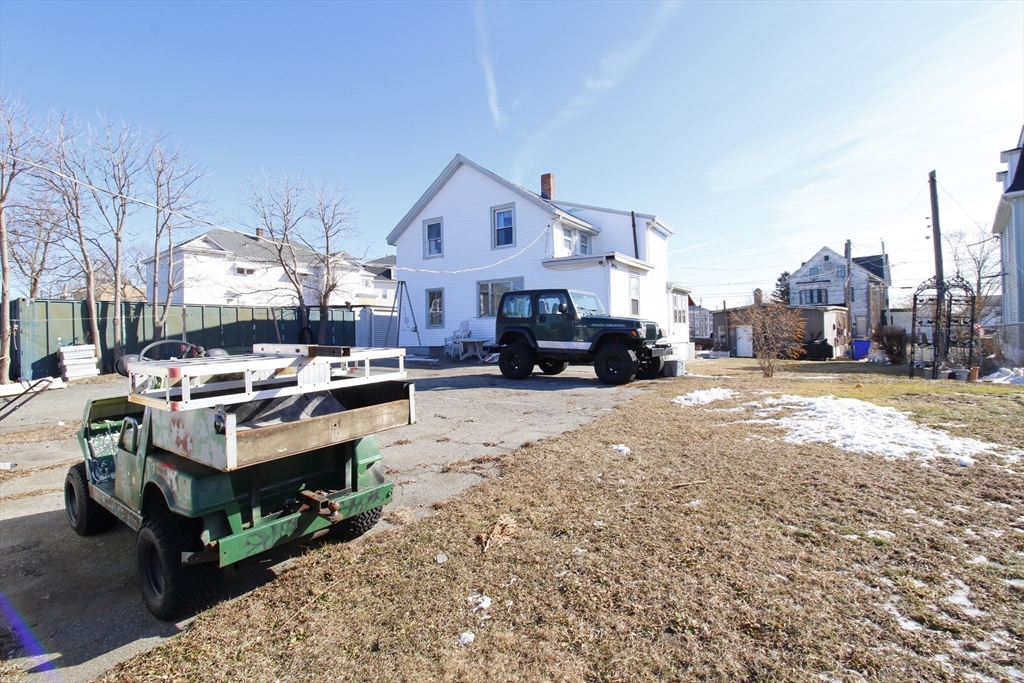 2573 South Main St. Property Photo 9