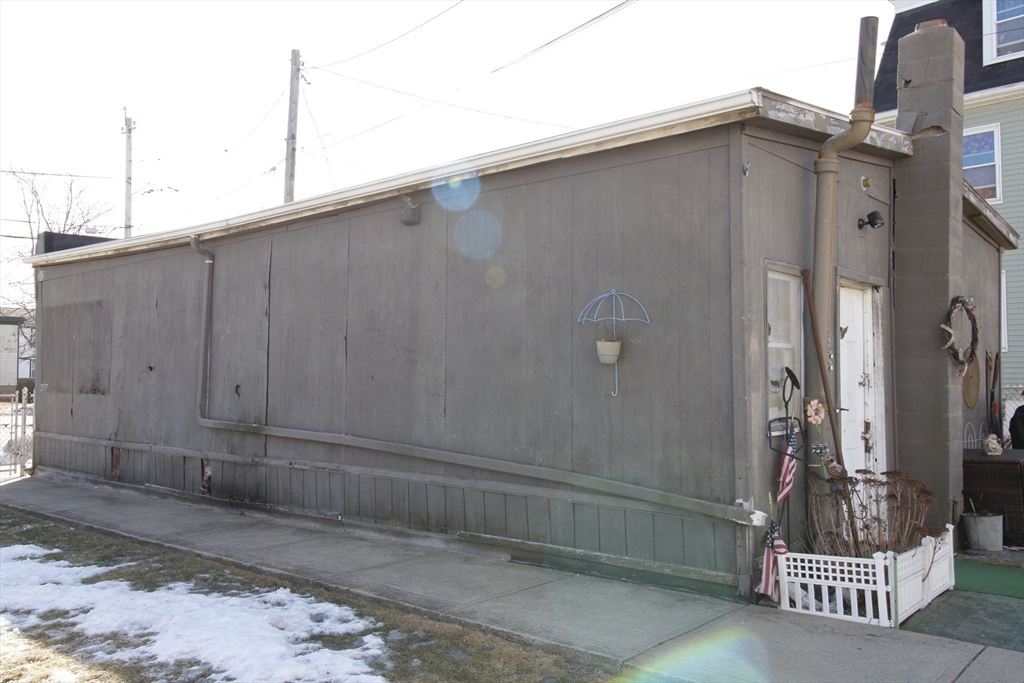 2573 South Main St. Property Photo 32