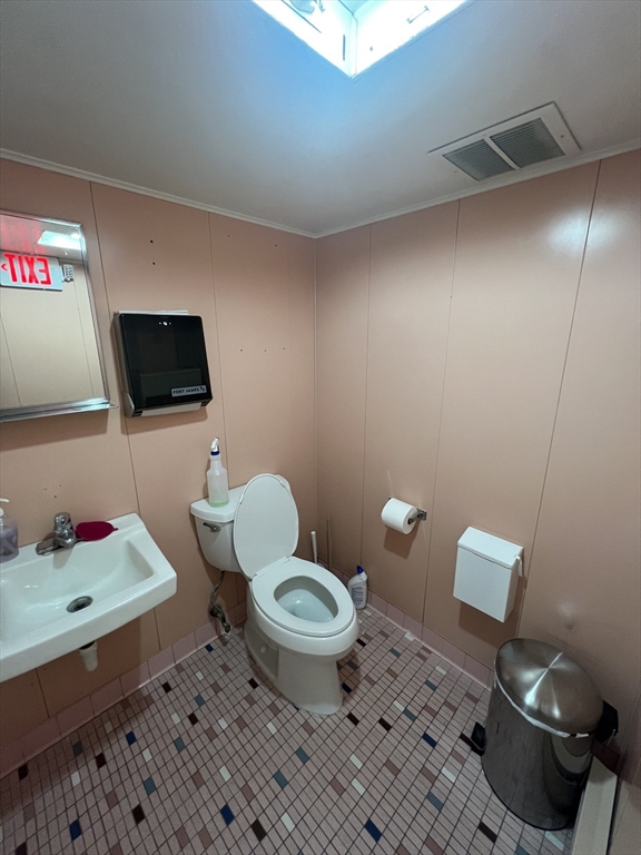 651 Enfield Property Photo 21