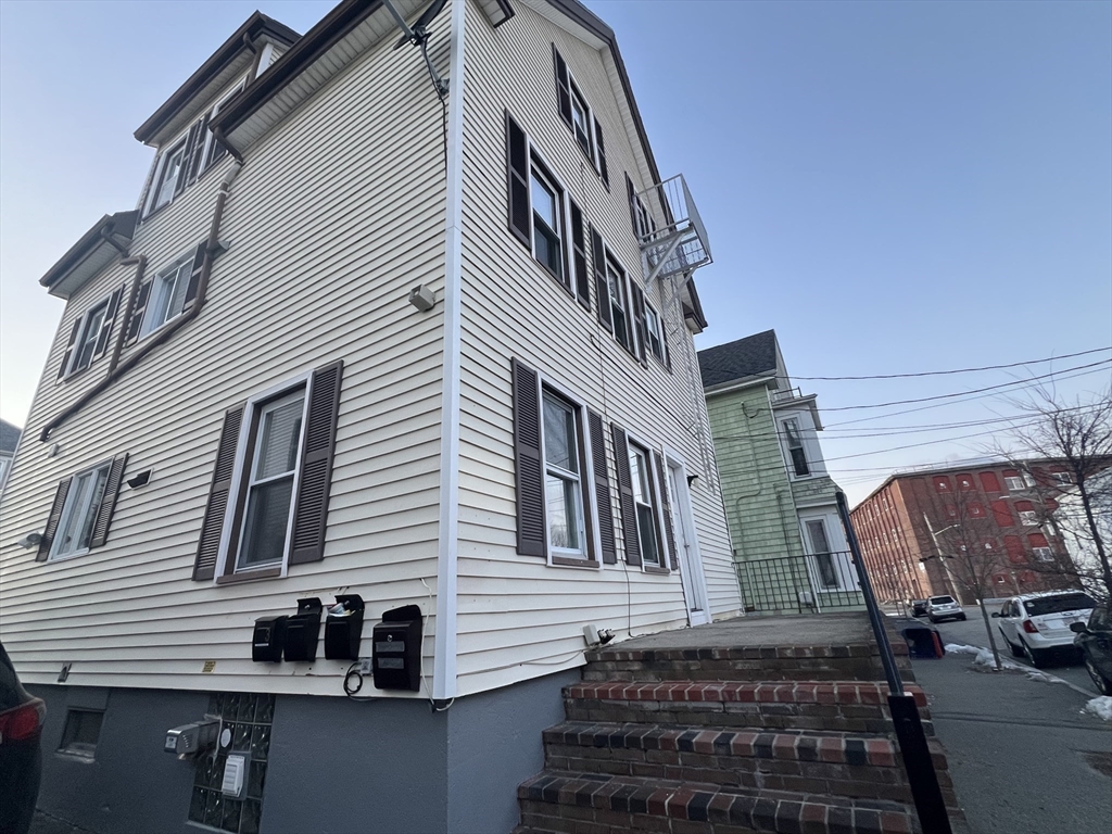 9 Cleveland St Property Photo 4