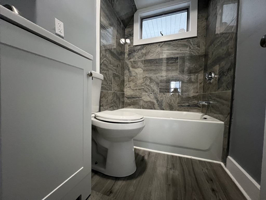 9 Cleveland St Property Photo 11