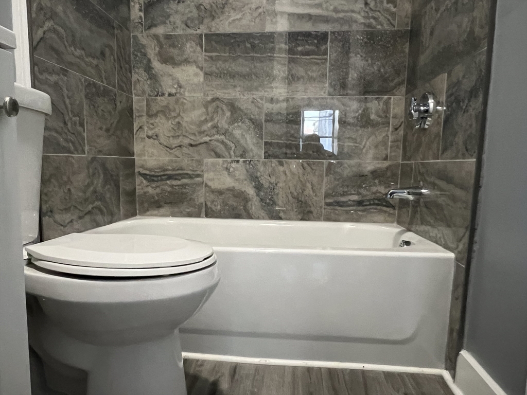 9 Cleveland St Property Photo 12
