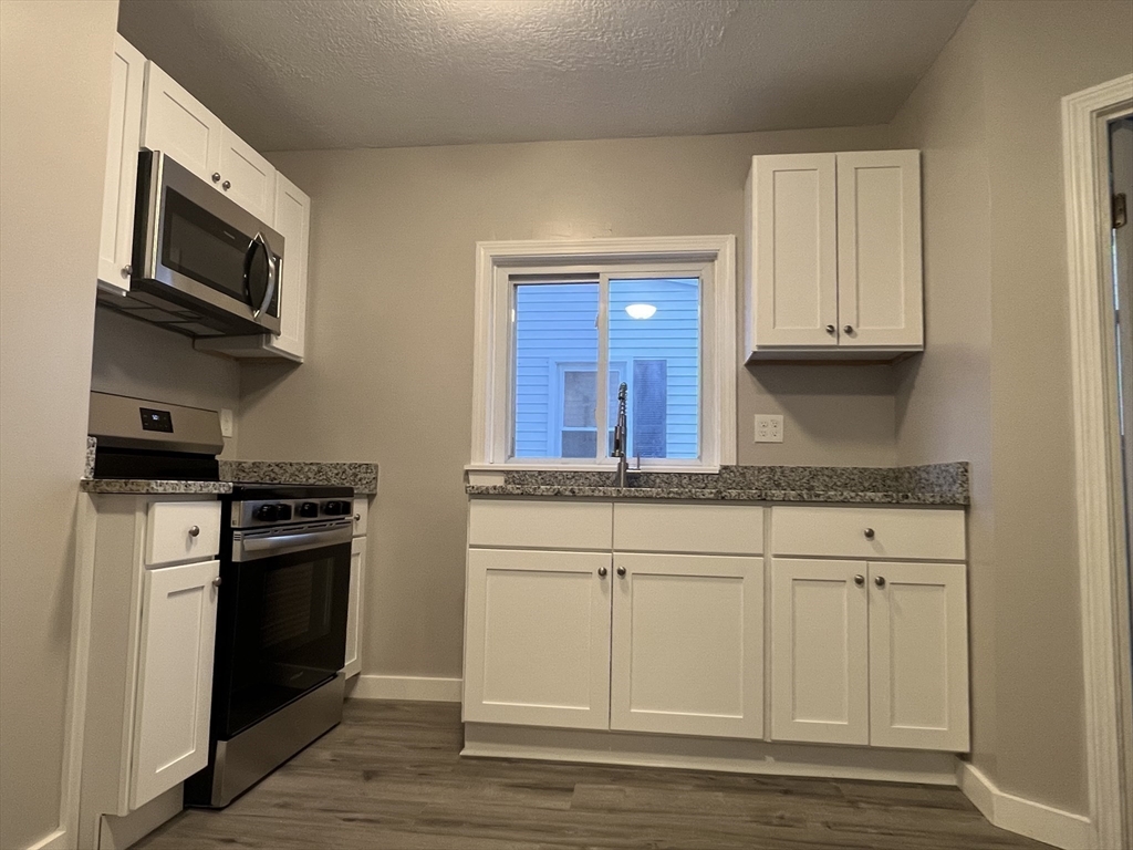 9 Cleveland St Property Photo 17