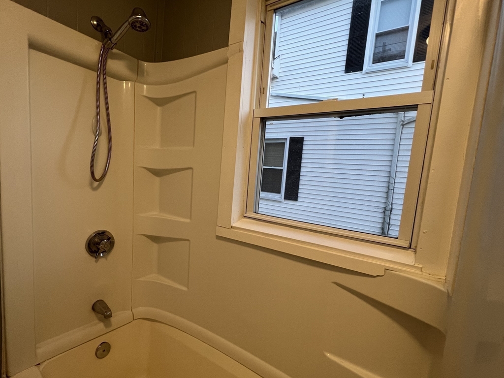 9 Cleveland St Property Photo 20