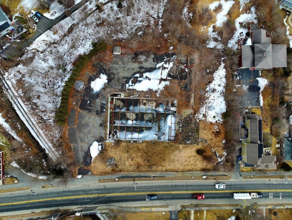 96 Main St Property Photo 7