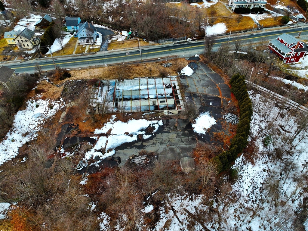 96 Main St Property Photo 8
