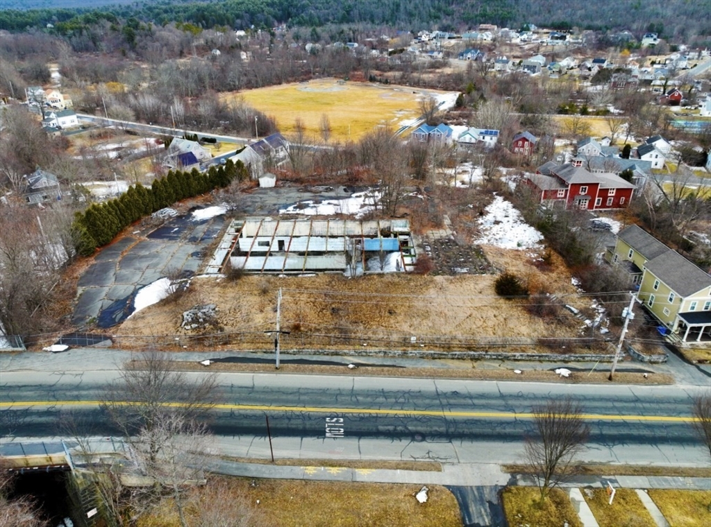 96 Main St Property Photo 10