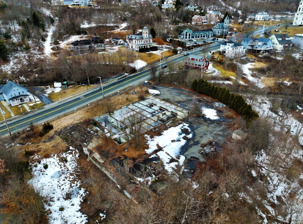 96 Main St Property Photo 11