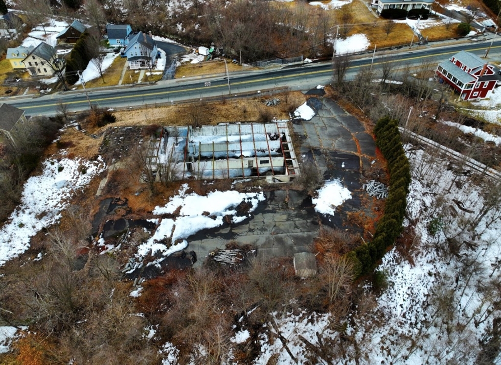 96 Main St Property Photo 12