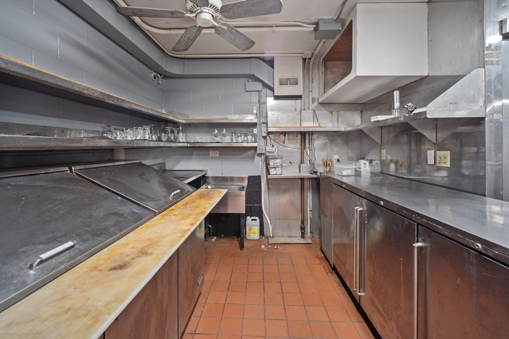 749 James St Property Photo 25