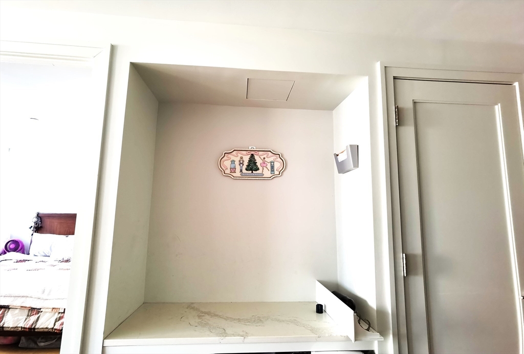 133 Seaport Blvd # 1510 Property Photo 6