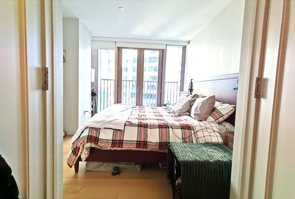 133 Seaport Blvd # 1510 Property Photo 8