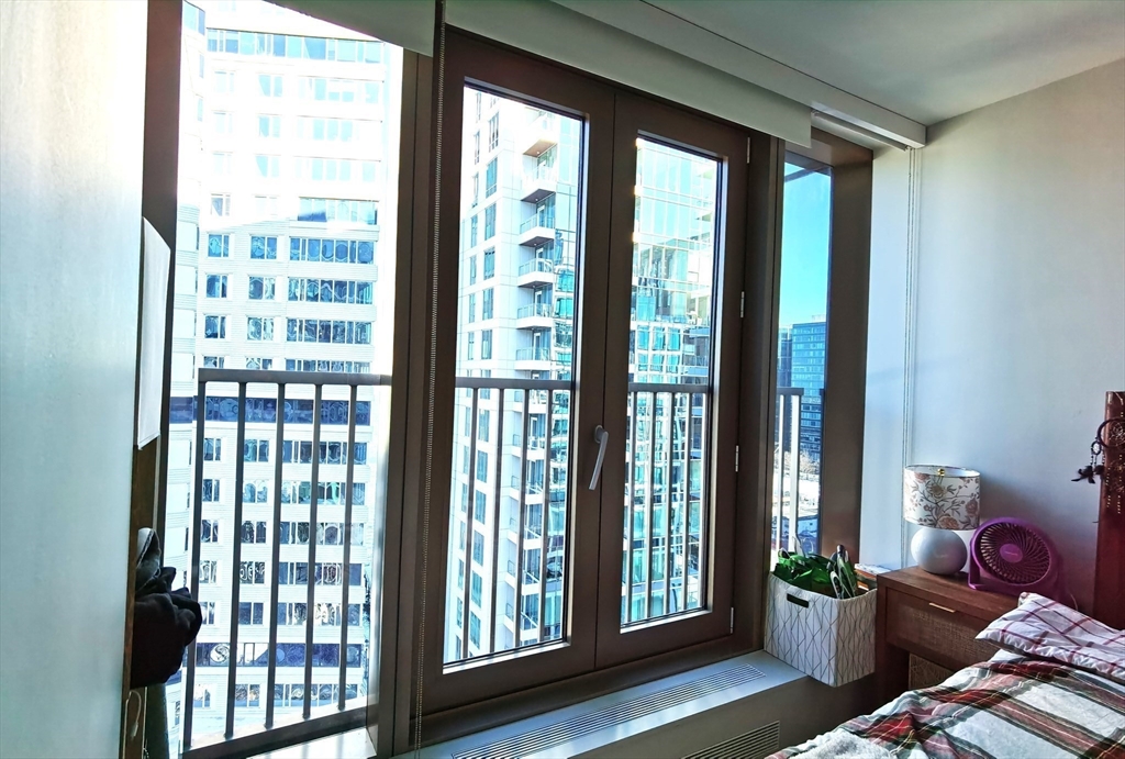 133 Seaport Blvd # 1510 Property Photo 9