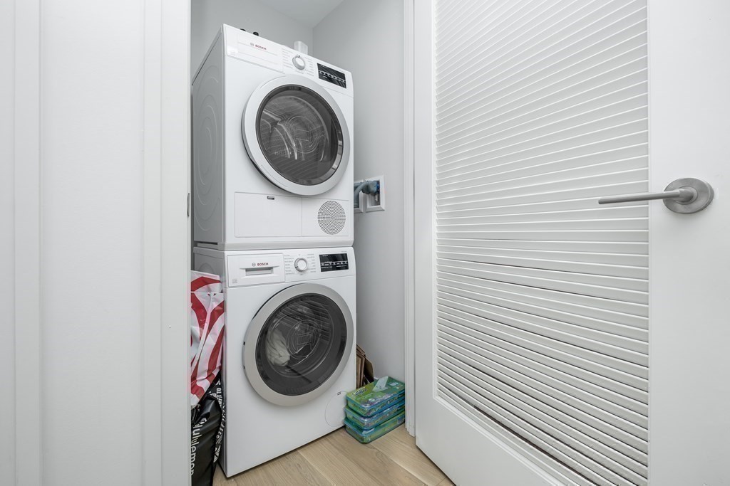 133 Seaport Blvd # 1510 Property Photo 14