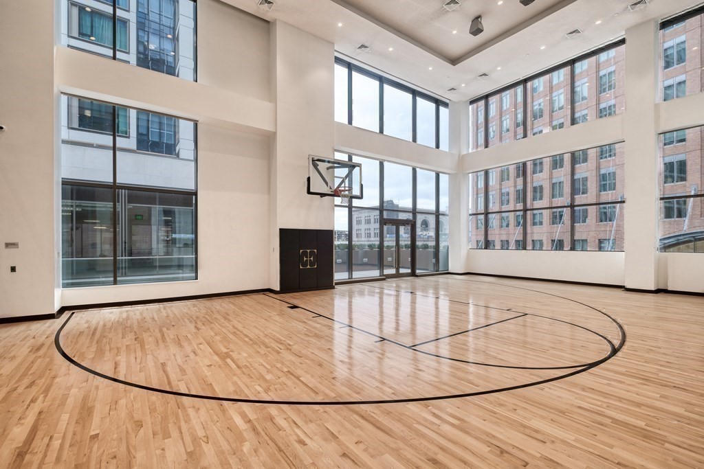 133 Seaport Blvd # 1510 Property Photo 28