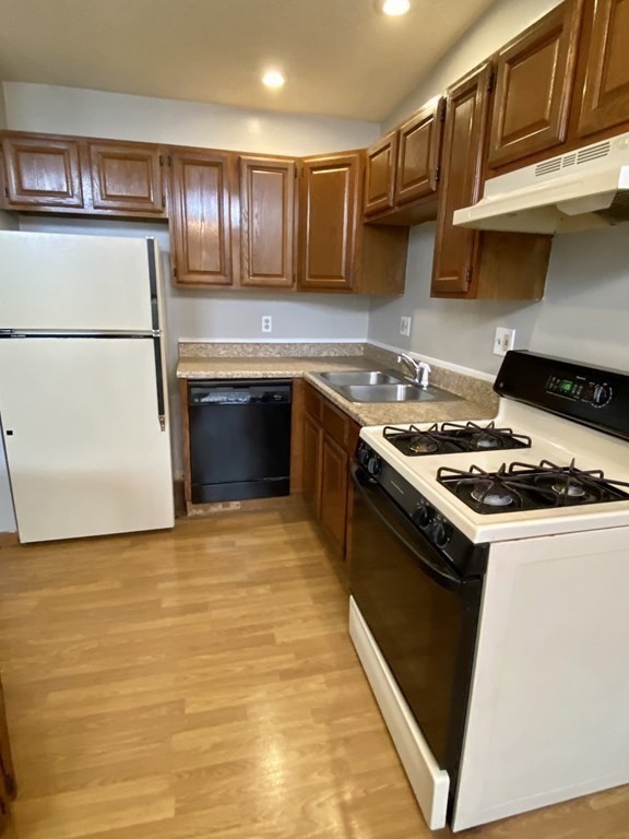 53-55 Elm Street Property Photo 15