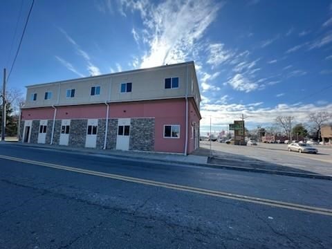670 Washington St Property Photo 1