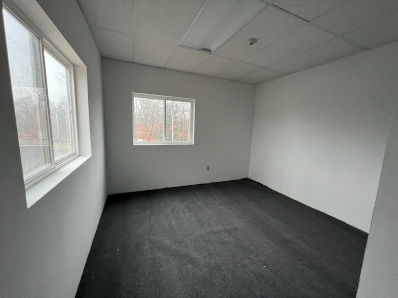 670 Washington St Property Photo 14