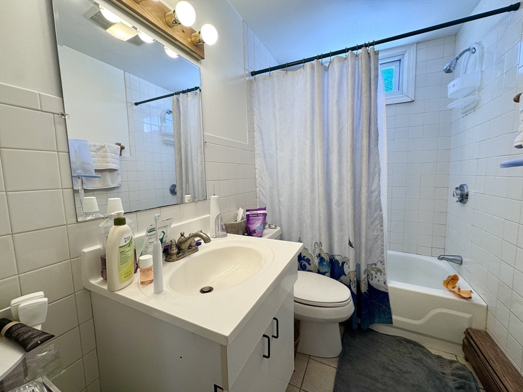 202 Winchester # A Property Photo 6