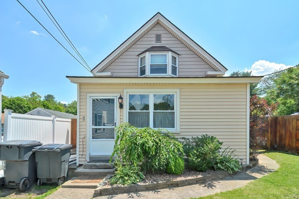 48 Maple St Property Photo