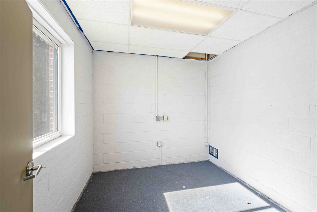191 Second Avenue Property Photo 8