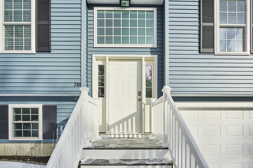 746 Cottage Street Property Photo