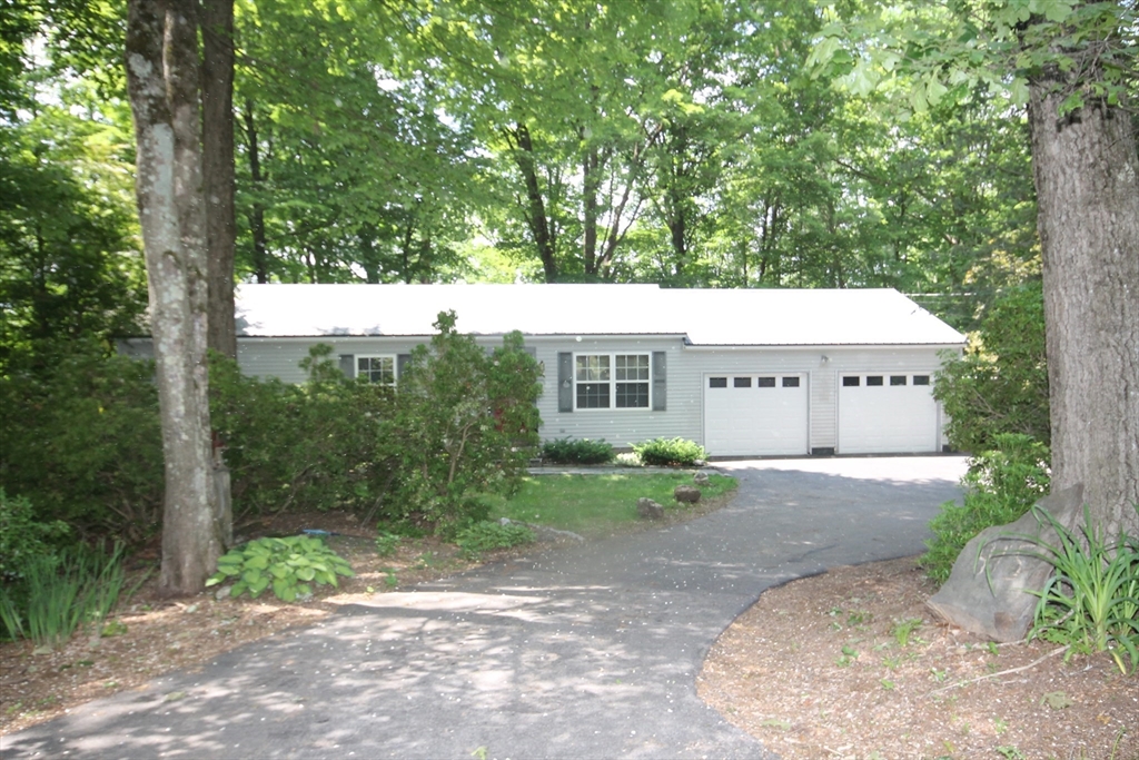 415 Montague Rd Property Photo 1