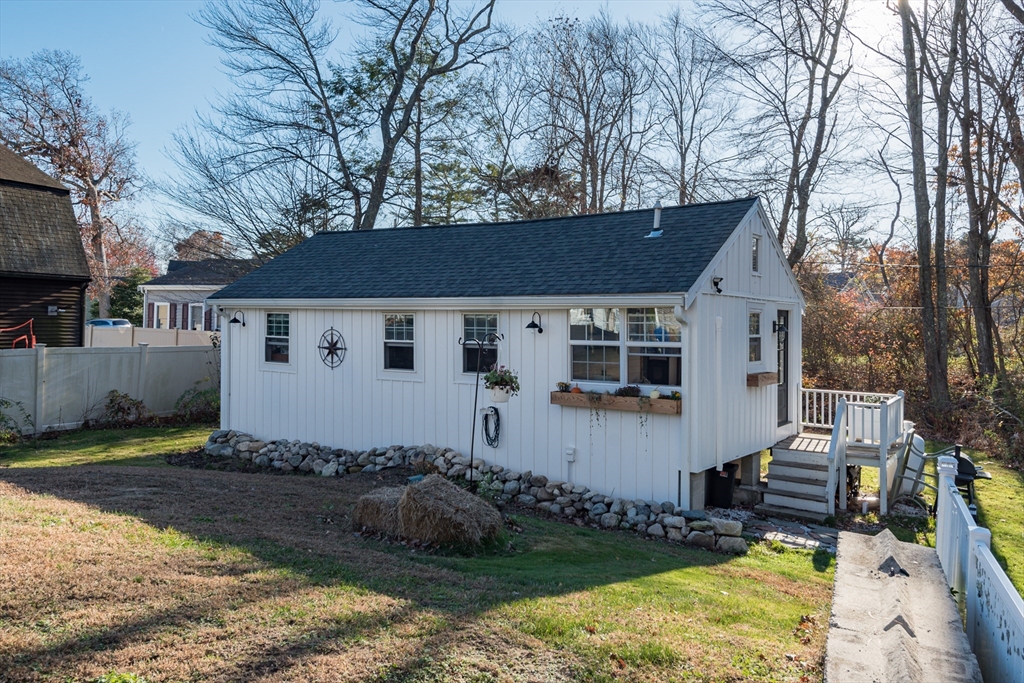1 Wood St N Property Photo