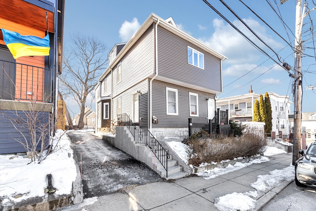 47 Metropolitan Ave Property Photo 1