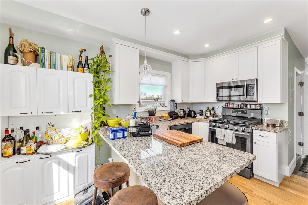47 Metropolitan Ave Property Photo 2