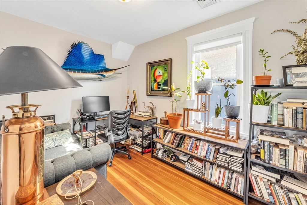 47 Metropolitan Ave Property Photo 9