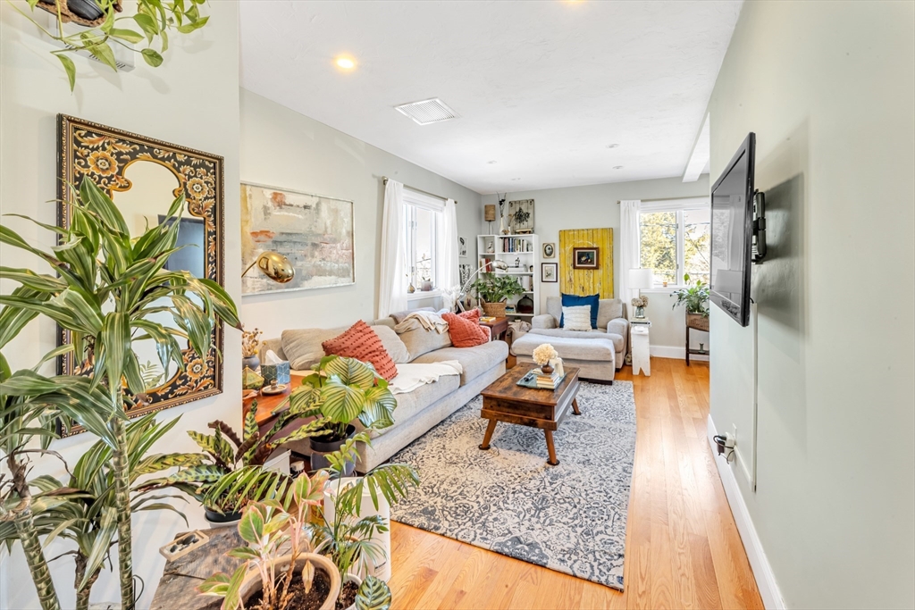 47 Metropolitan Ave Property Photo 10