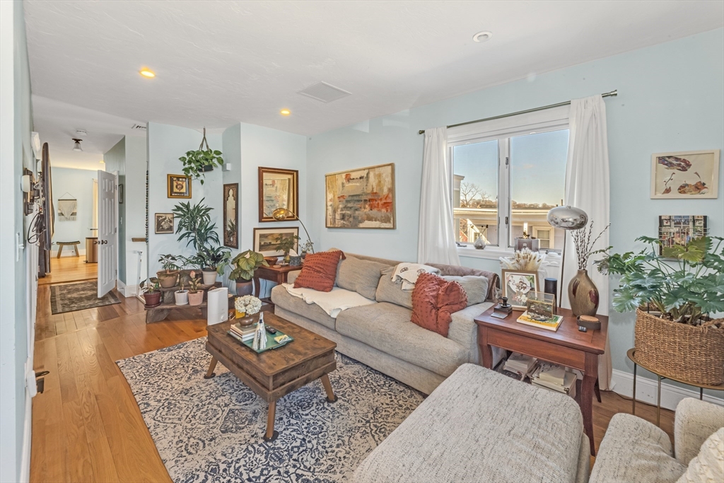 47 Metropolitan Ave Property Photo 11