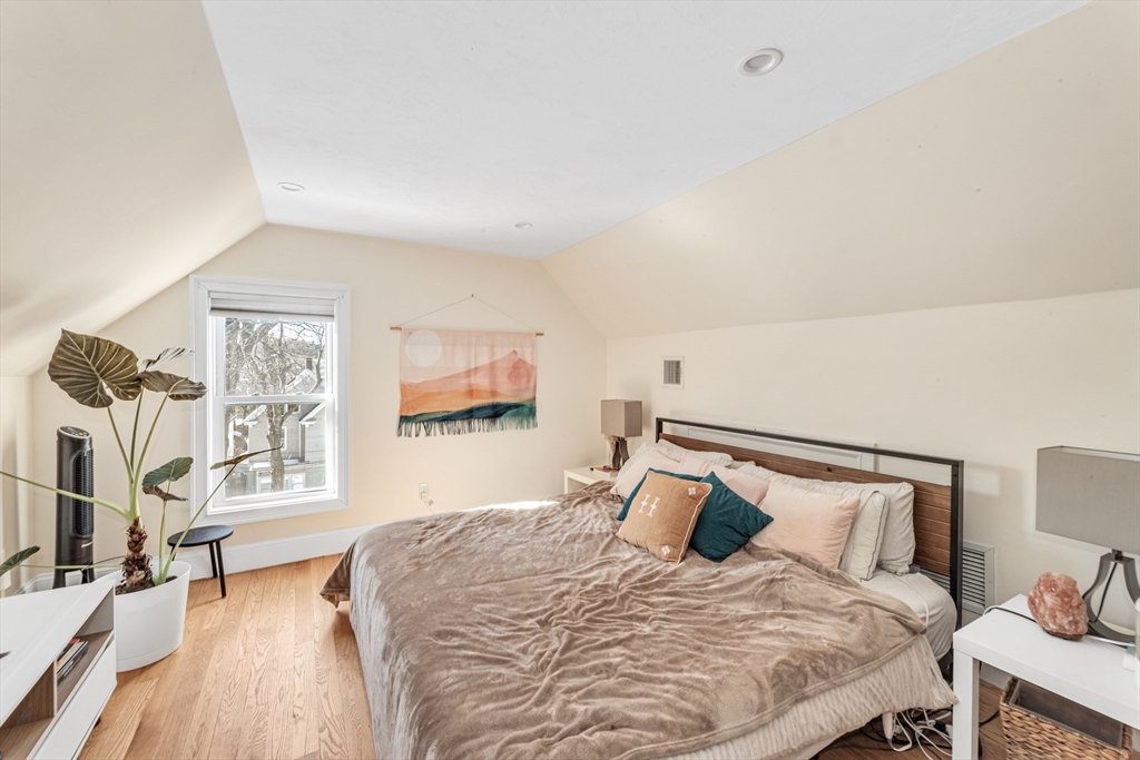 47 Metropolitan Ave Property Photo 15