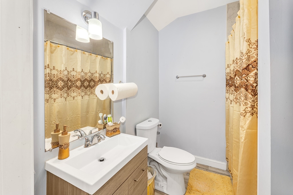 47 Metropolitan Ave Property Photo 23