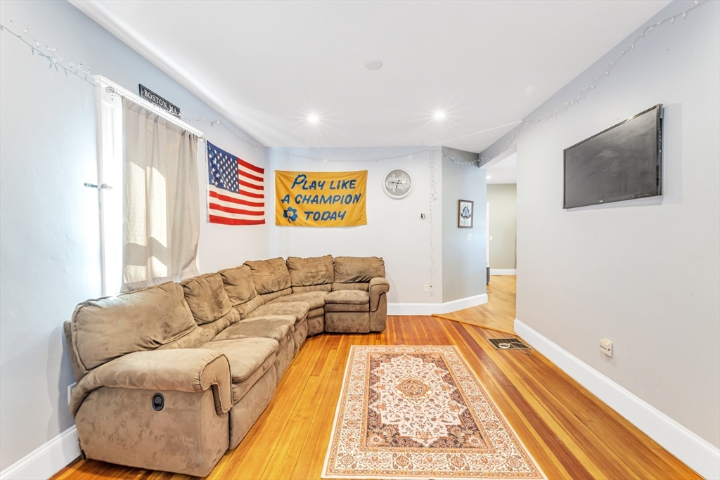 47 Metropolitan Ave Property Photo 24