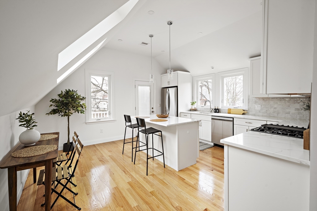 24 Montrose St Property Photo 16